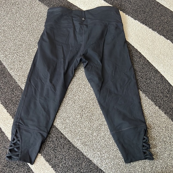 Prana black Capris Womens Large - Picture 4 of 5